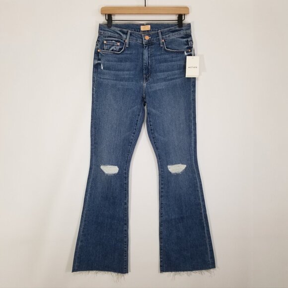 NWT Mother Denim Weekender Fray Flare Stretch Jeans in Six Packs On Me Size 28 - Picture 7 of 16